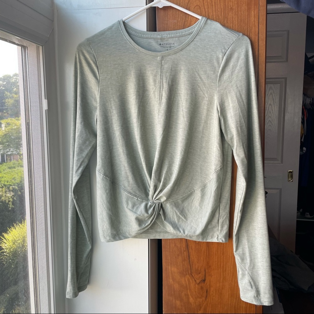 Women’s Light green Athleta shirt